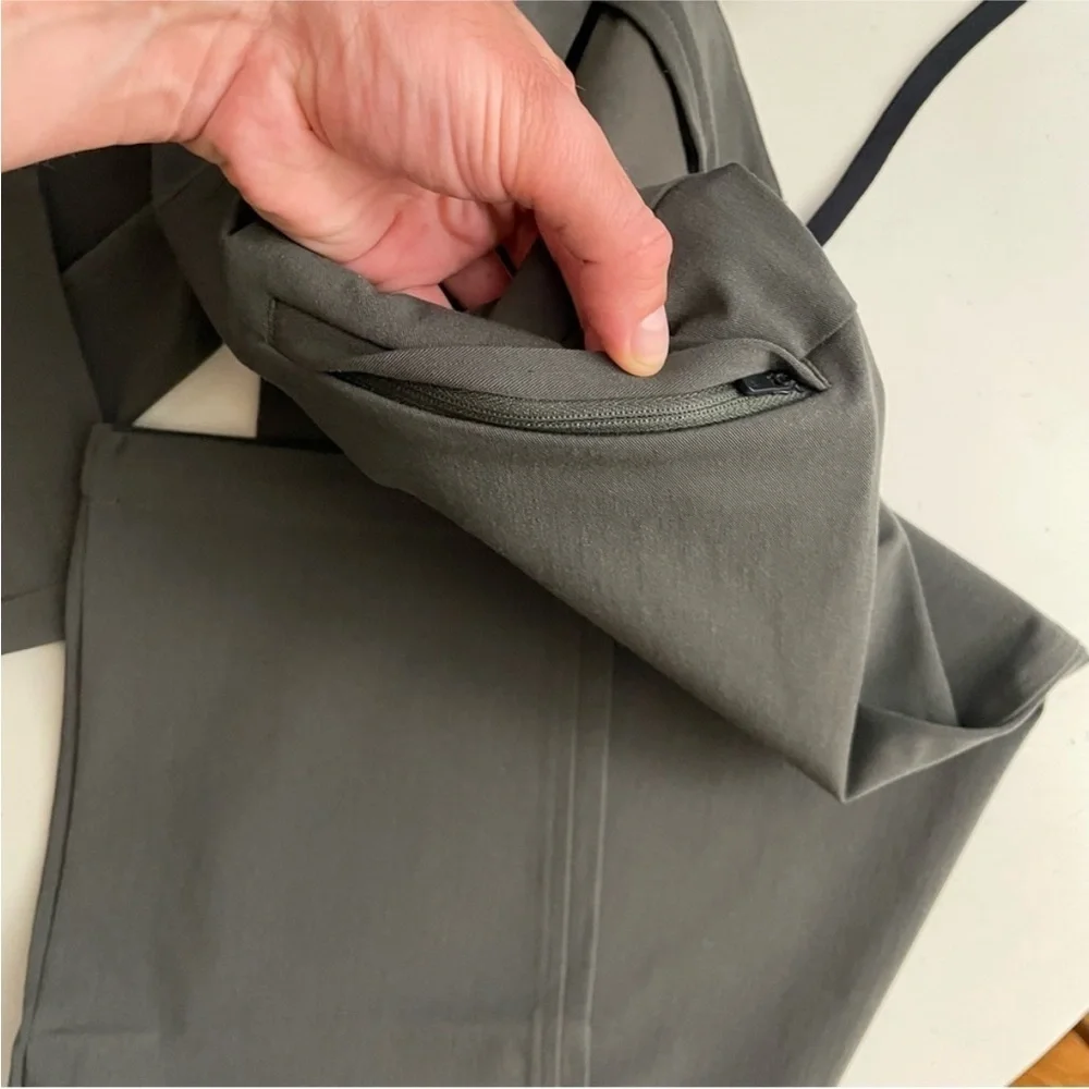 Ministry of Supply Men’s Pace Tapered Stretch Chino Pant Olive Size 34x33 New